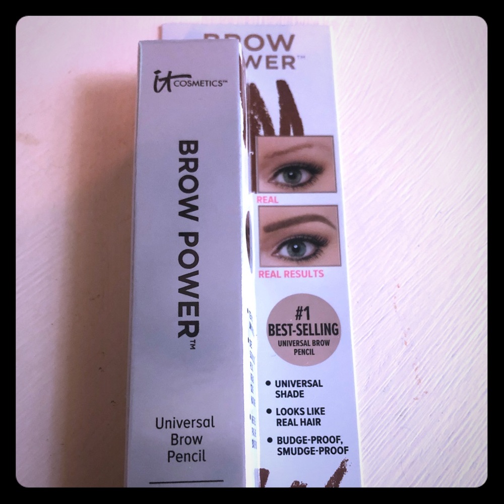 It cosmetics Universal taupe eyebrow pencil.